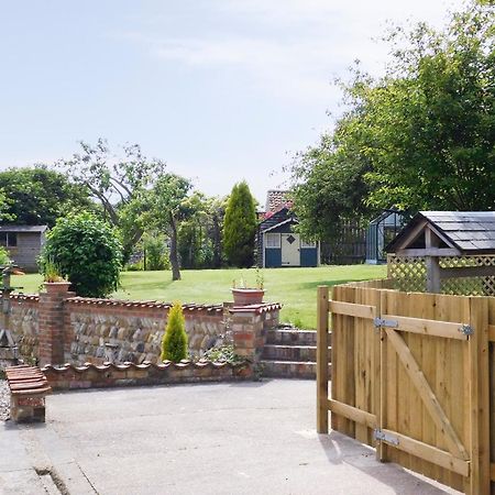 West End Farmhouse Barmston Bagian luar foto